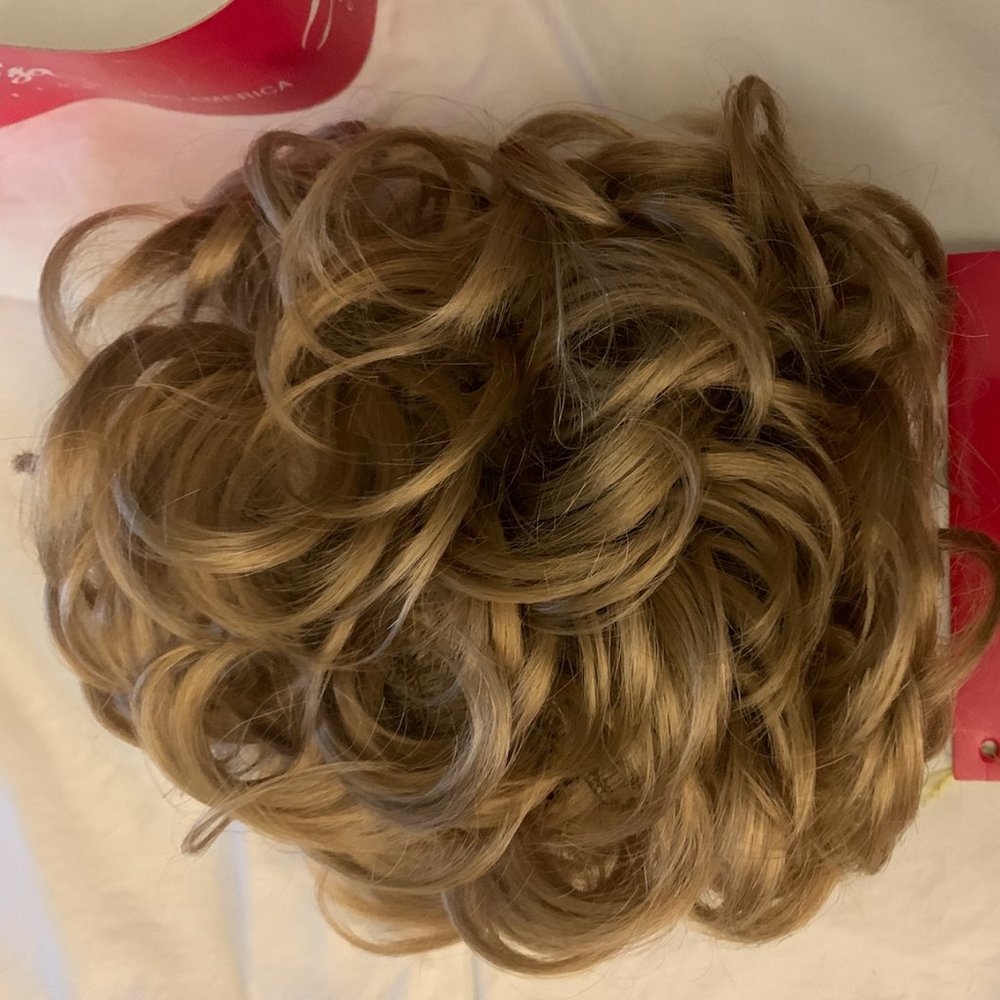 Mona Lisa Bun Wig – Golden Blond